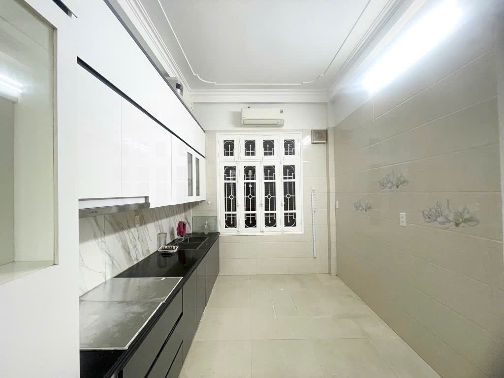 BÁN NHÀ NGỌC THỤY - VỊ TRÍ ĐẸP, 2 THOÁNG - Ở NGAY - 35M2 - 6,9 TỶ